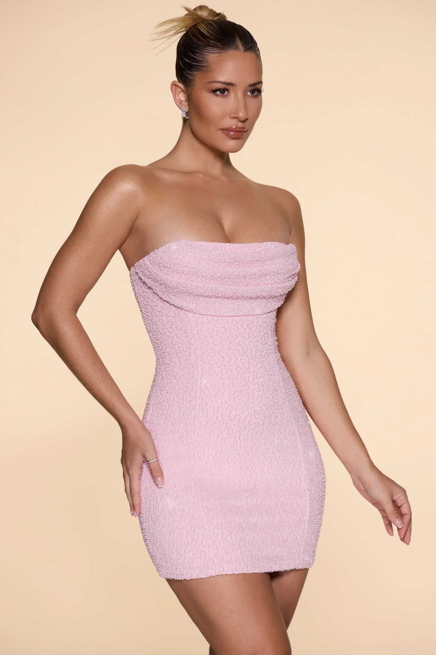 Leni Trägerlos Mini Kleid